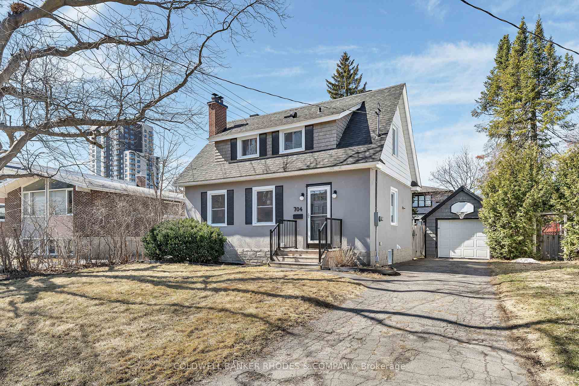 Photo 1 of 704 Roosevelt Avenue, Ottawa, Laurentianview — HOMEH