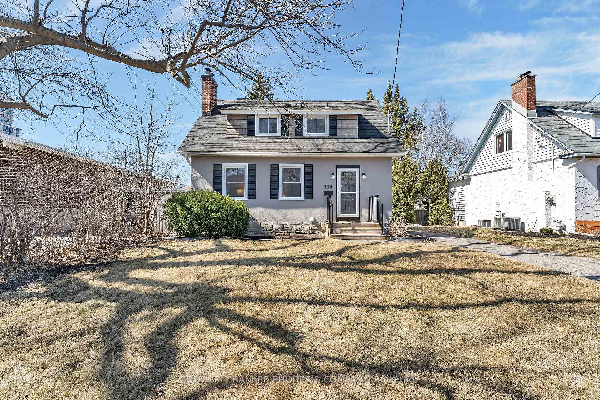 Photo 3 of 704 Roosevelt Avenue, Ottawa, Laurentianview — HOMEH