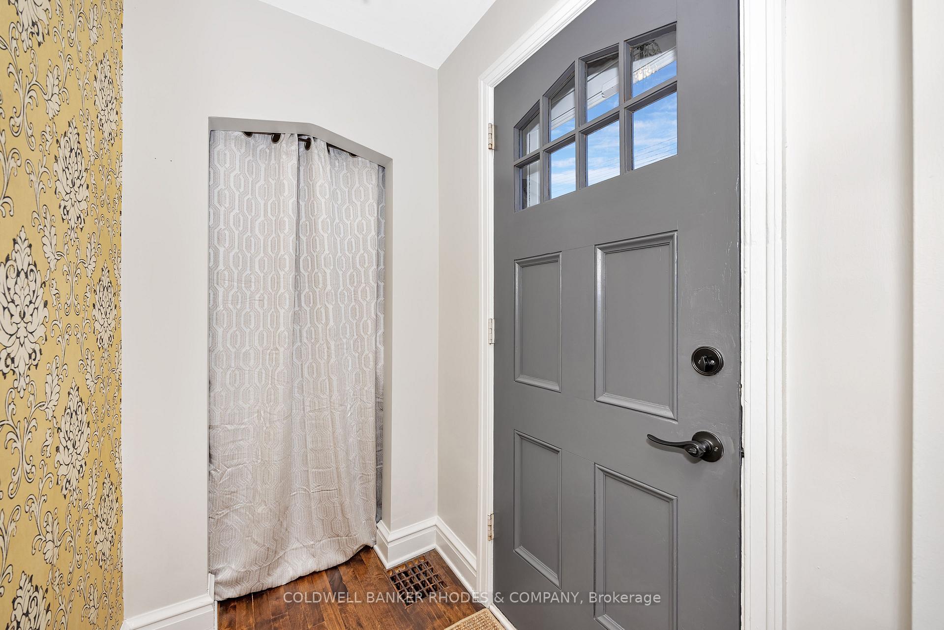 Photo 4 of 704 Roosevelt Avenue, Ottawa, Laurentianview — HOMEH