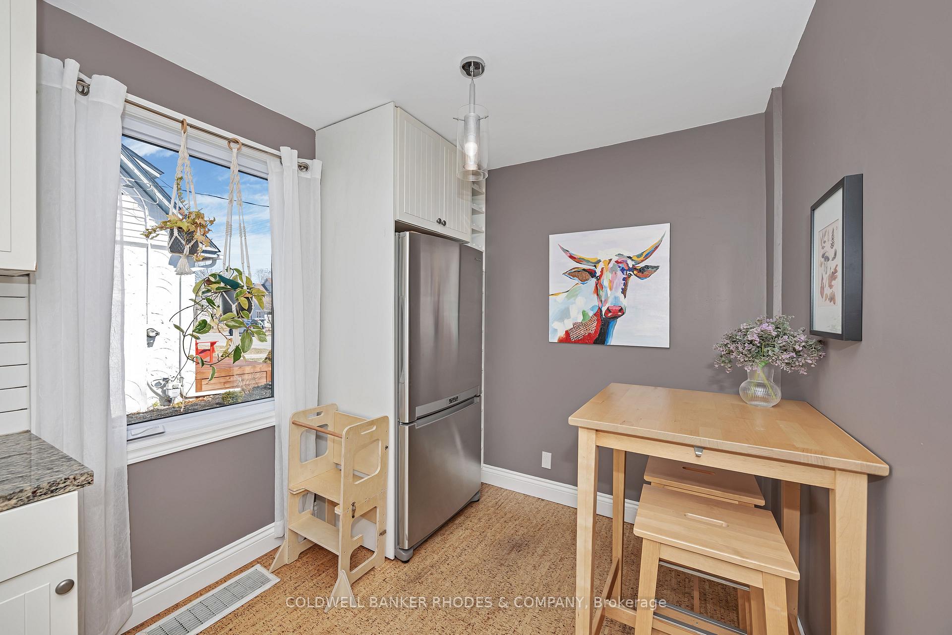 Photo 11 of 704 Roosevelt Avenue, Ottawa, Laurentianview — HOMEH