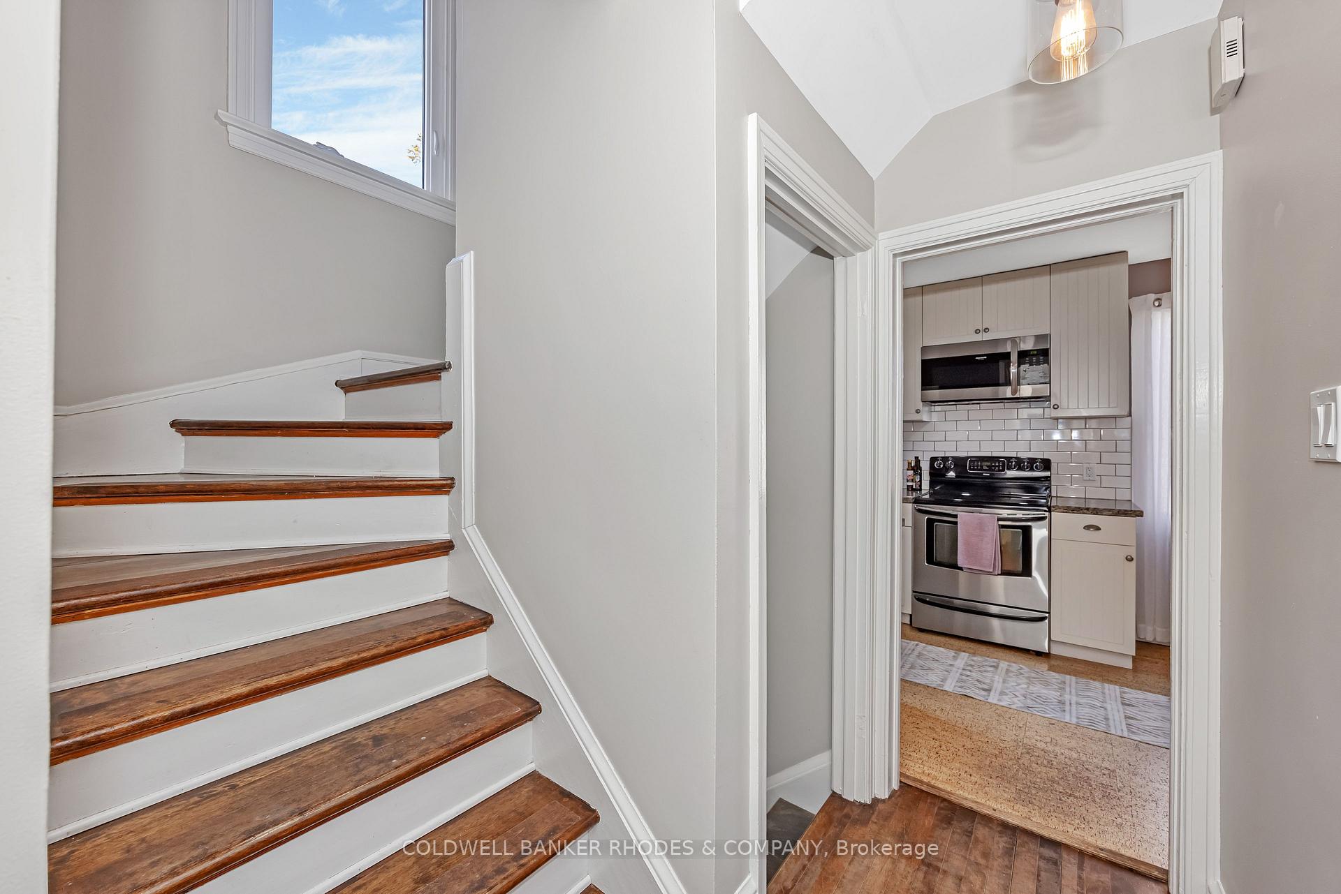 Photo 15 of 704 Roosevelt Avenue, Ottawa, Laurentianview — HOMEH