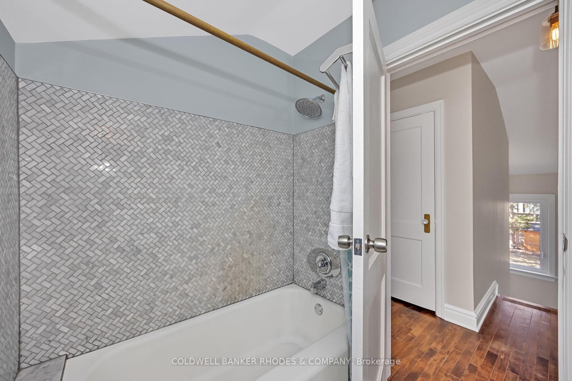 Photo 23 of 704 Roosevelt Avenue, Ottawa, Laurentianview — HOMEH