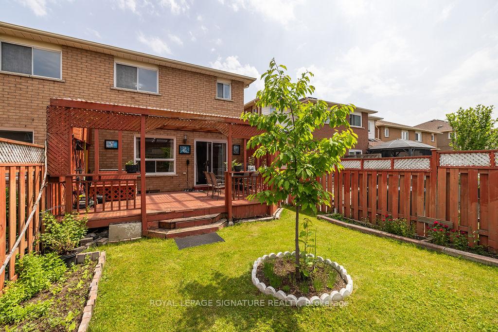 Photo 14 of 20 Tessler Crescent, Brampton, Brampton West — HOMEH