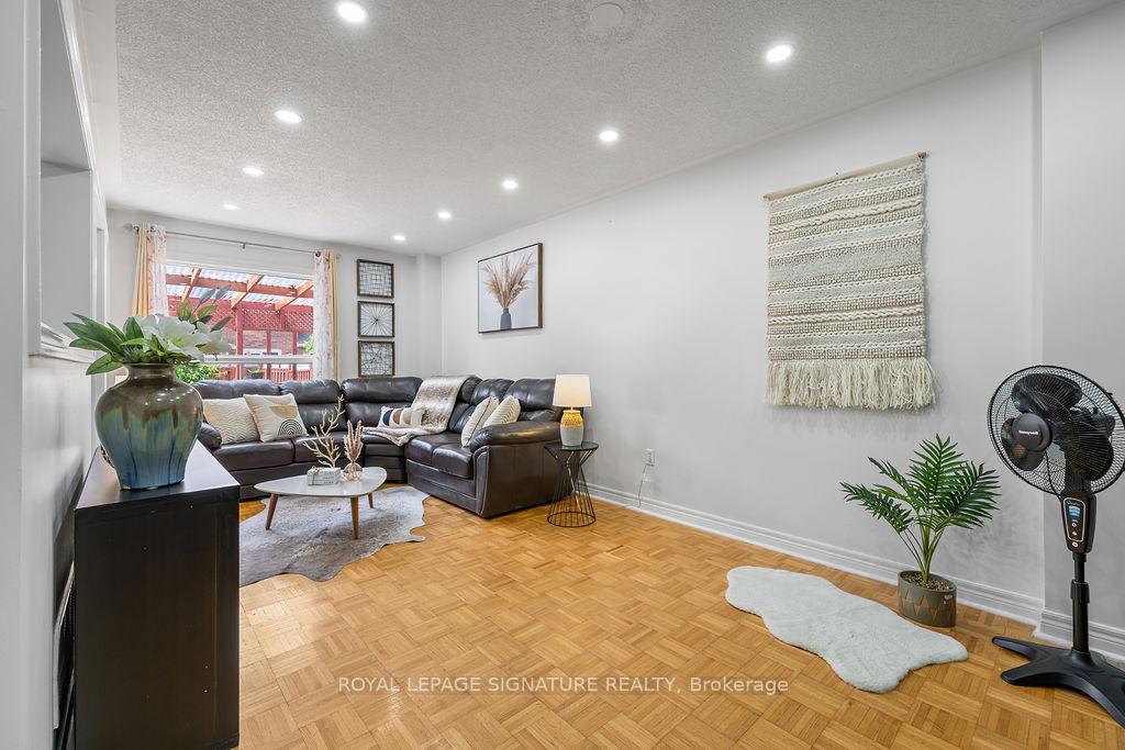 Photo 7 of 20 Tessler Crescent, Brampton, Brampton West — HOMEH