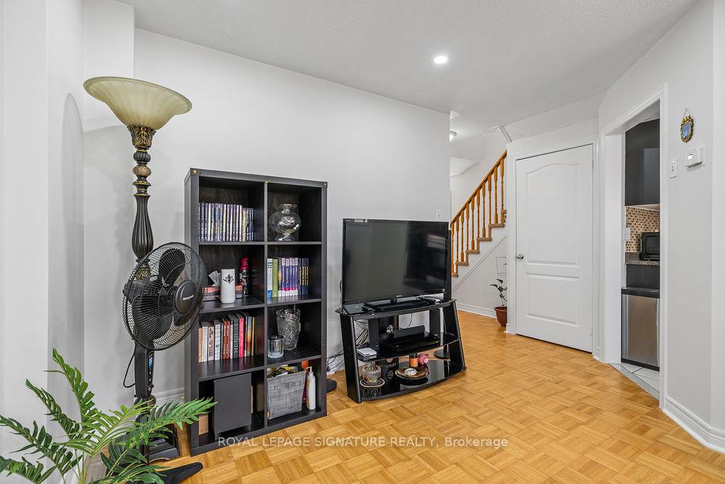 Photo 12 of 20 Tessler Crescent, Brampton, Brampton West — HOMEH
