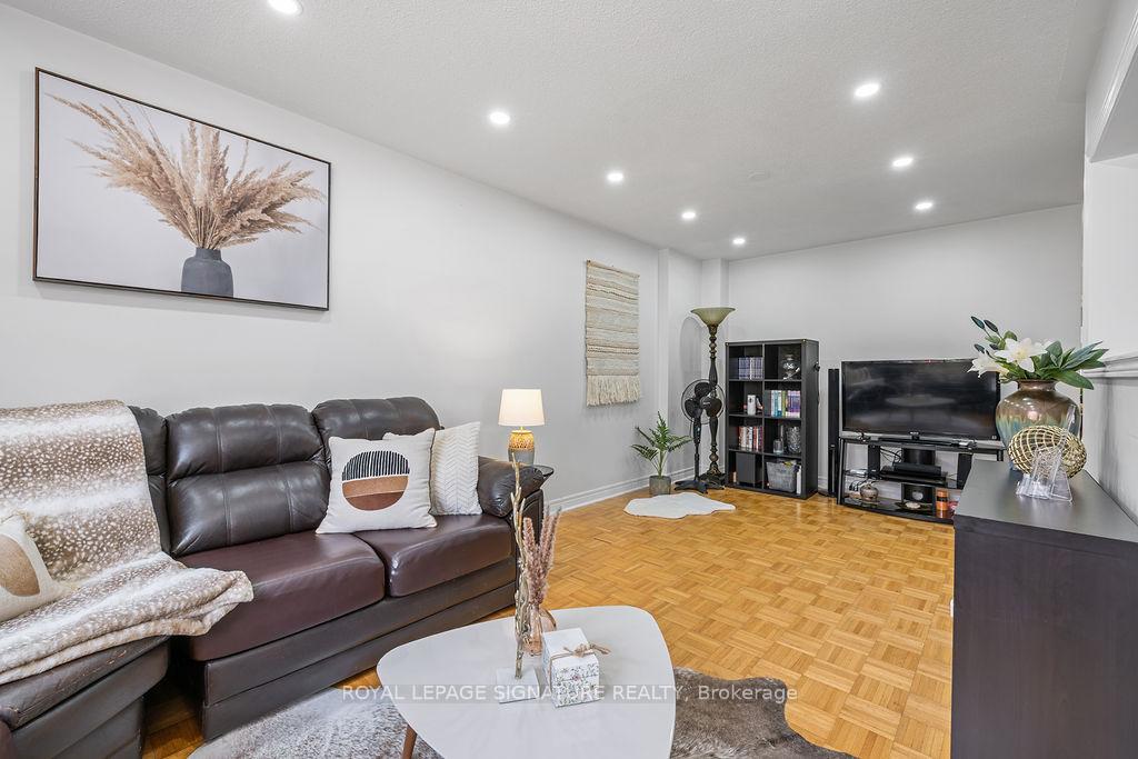 Photo 17 of 20 Tessler Crescent, Brampton, Brampton West — HOMEH