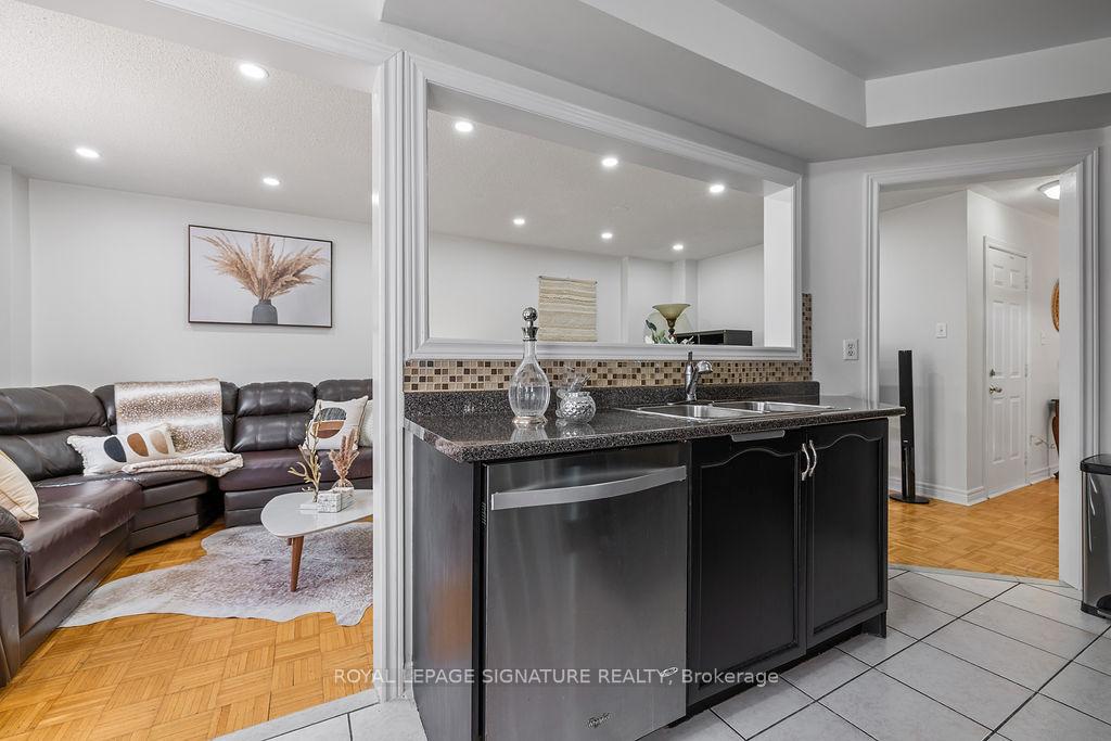 Photo 15 of 20 Tessler Crescent, Brampton, Brampton West — HOMEH