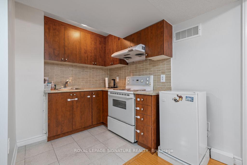 Photo 31 of 20 Tessler Crescent, Brampton, Brampton West — HOMEH