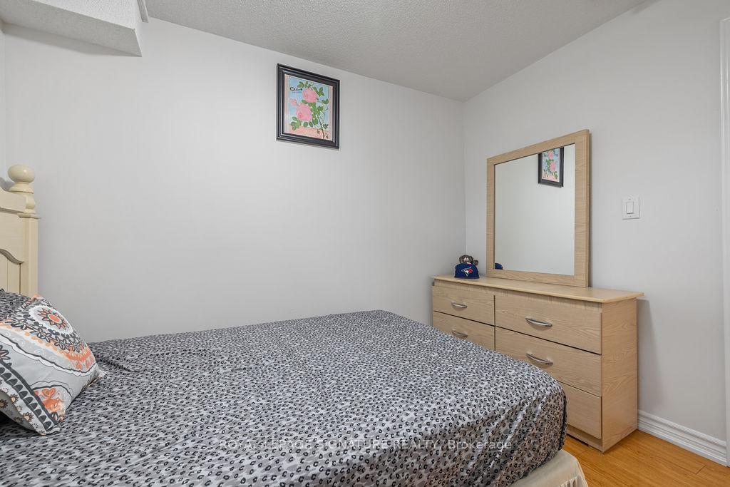 Photo 36 of 20 Tessler Crescent, Brampton, Brampton West — HOMEH