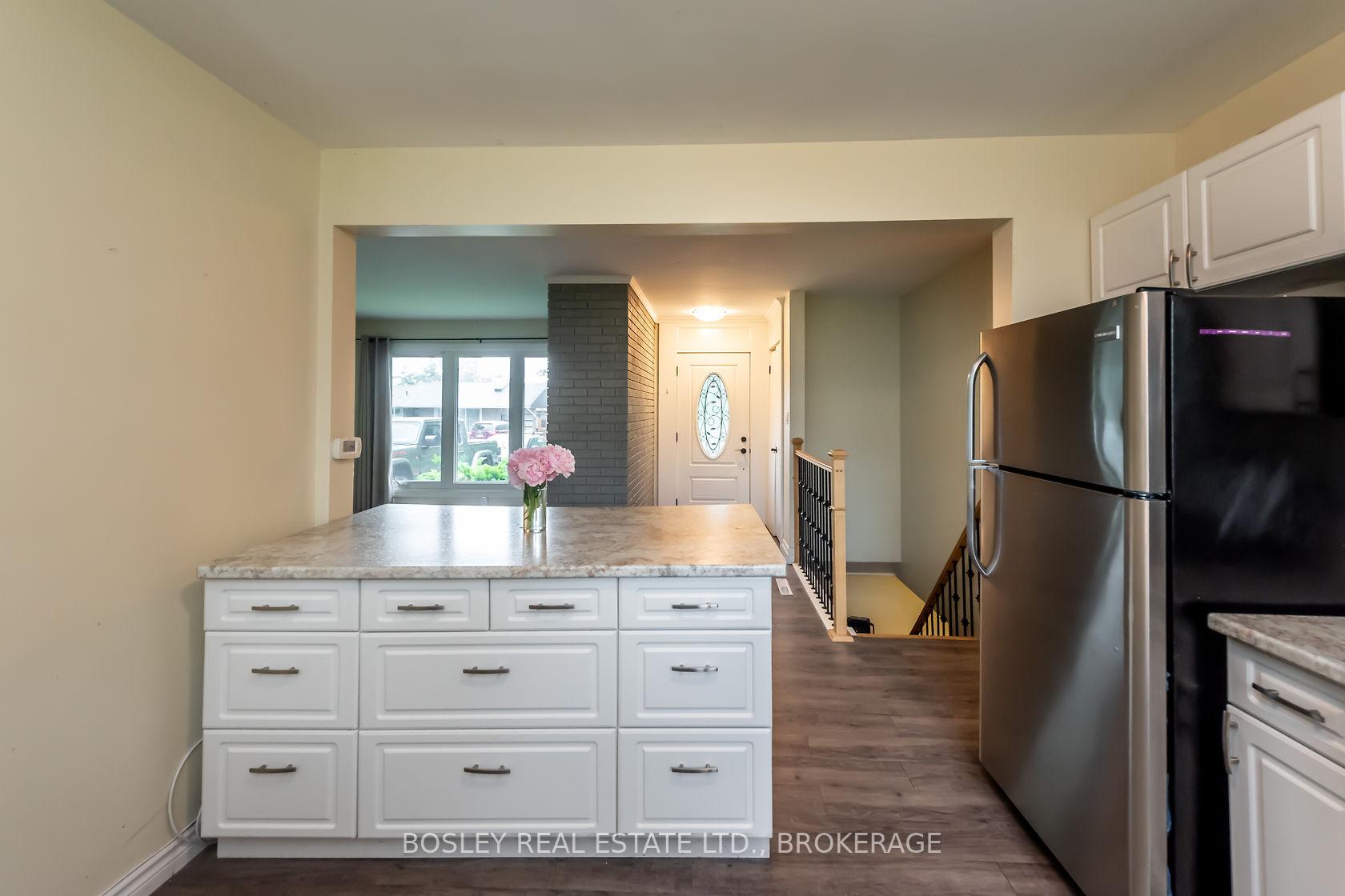 Photo 7 of 16 Strathmore Road, St. Catharines, Glendale/Glenridge — HOMEH
