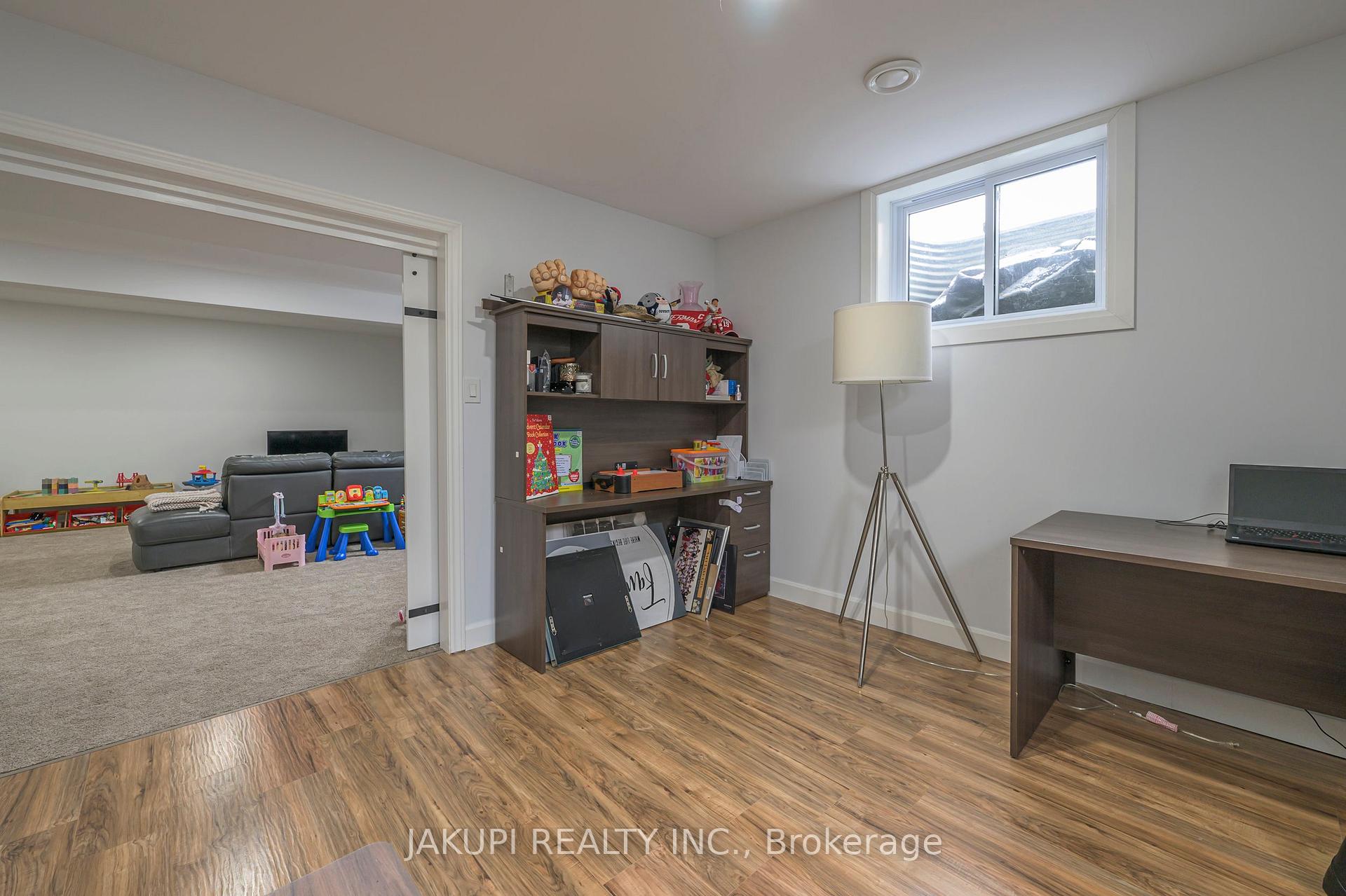 Photo 10 of 49313 Ashland Avenue, Malahide, Lyons — HOMEH