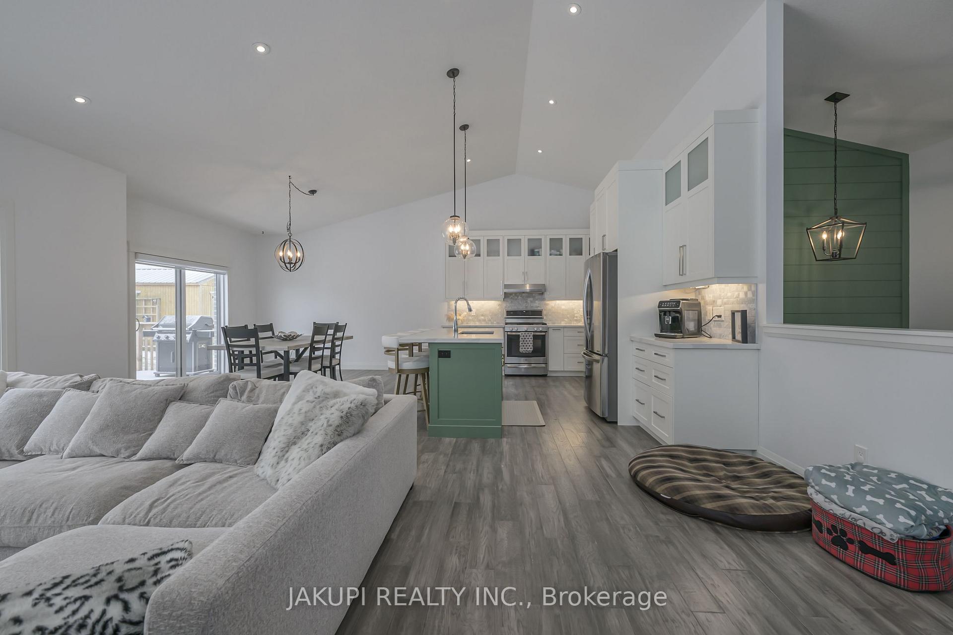 Photo 14 of 49313 Ashland Avenue, Malahide, Lyons — HOMEH
