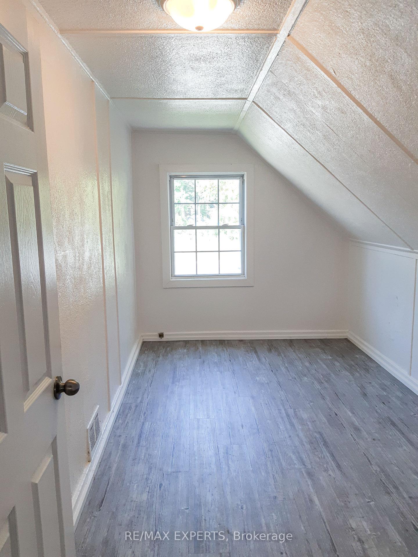 Photo 9 of 279 Blake Street, Barrie, North Shore — HOMEH
