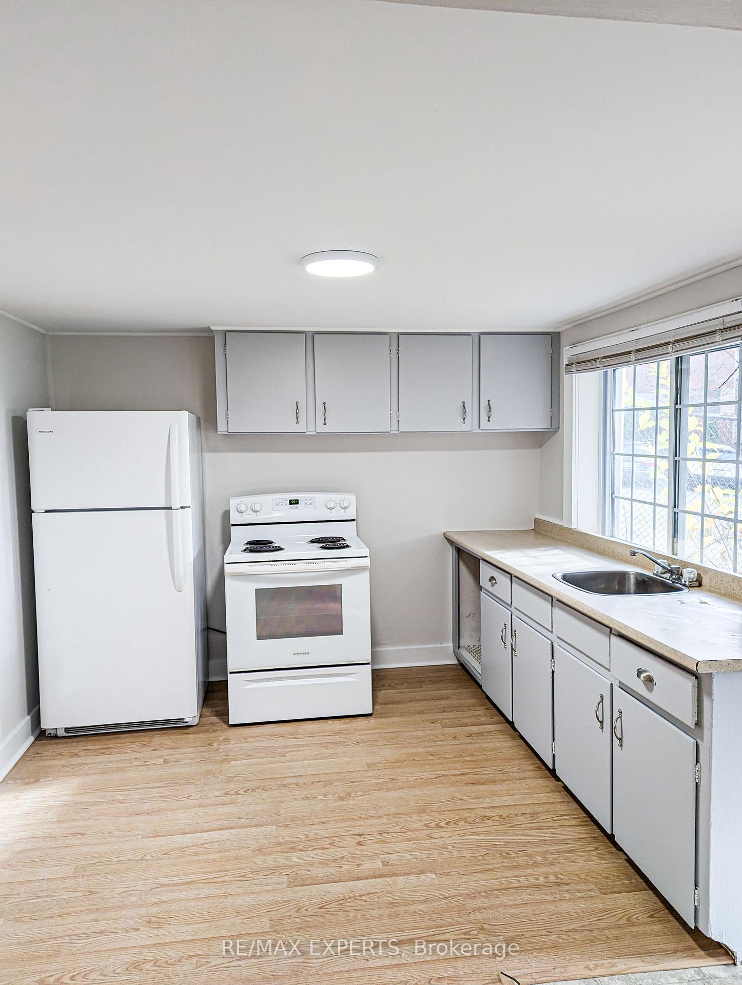 Photo 10 of 279 Blake Street, Barrie, North Shore — HOMEH