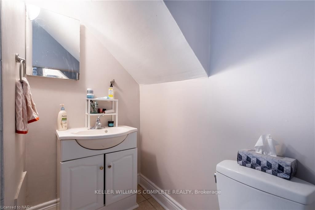 Photo 17 of 13 Woodland Avenue, St. Catharines, Downtown — HOMEH