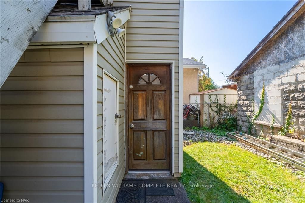 Photo 6 of 13 Woodland Avenue, St. Catharines, Downtown — HOMEH