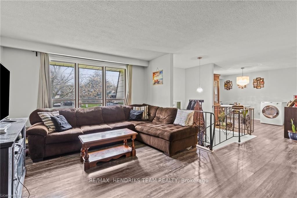 Photo 5 of 475 Bunting Road, St. Catharines, Bunting/Linwell — HOMEH
