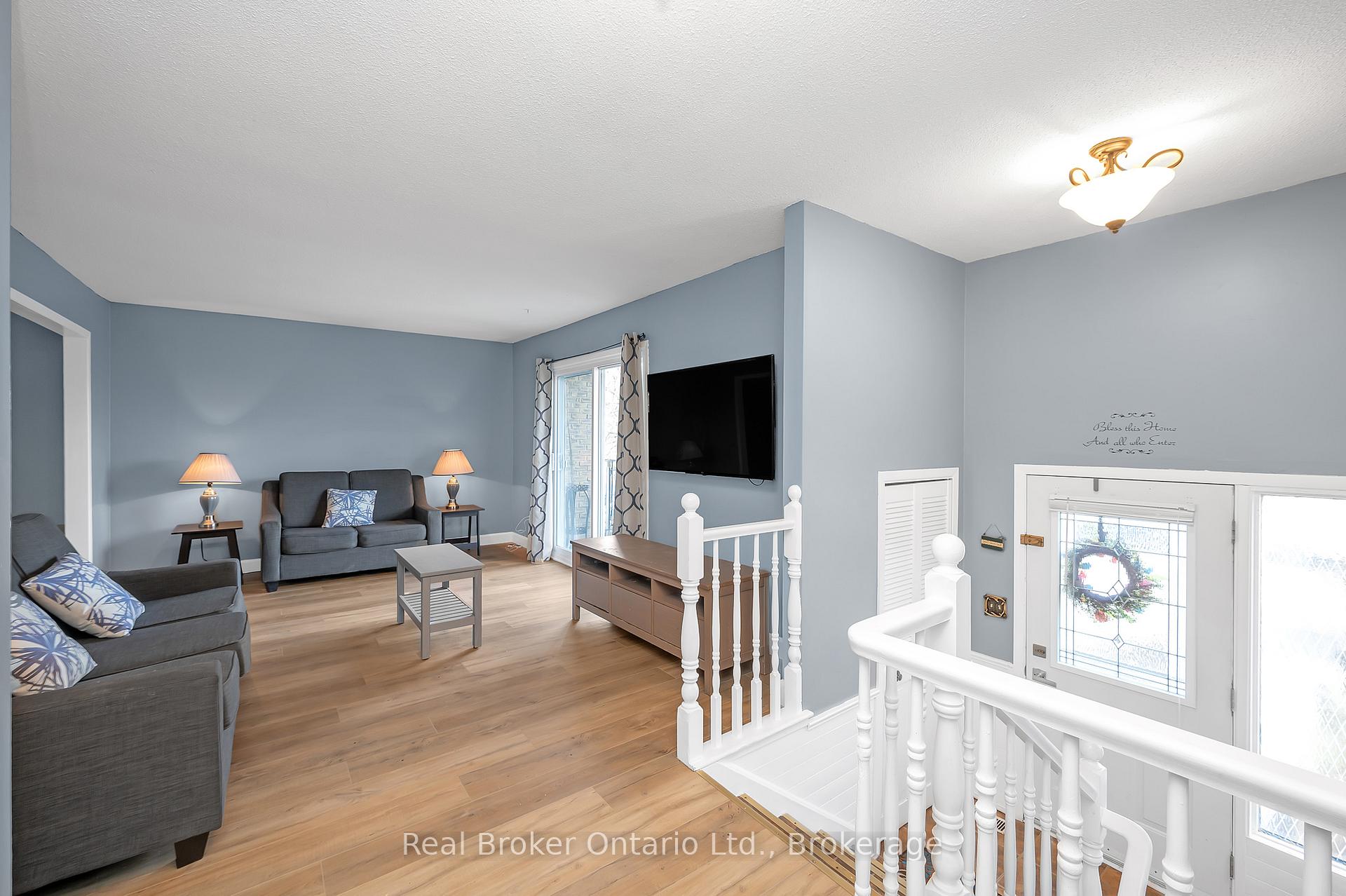 Photo 6 of 52 Green Maple Drive, St. Catharines, Secord Woods — HOMEH