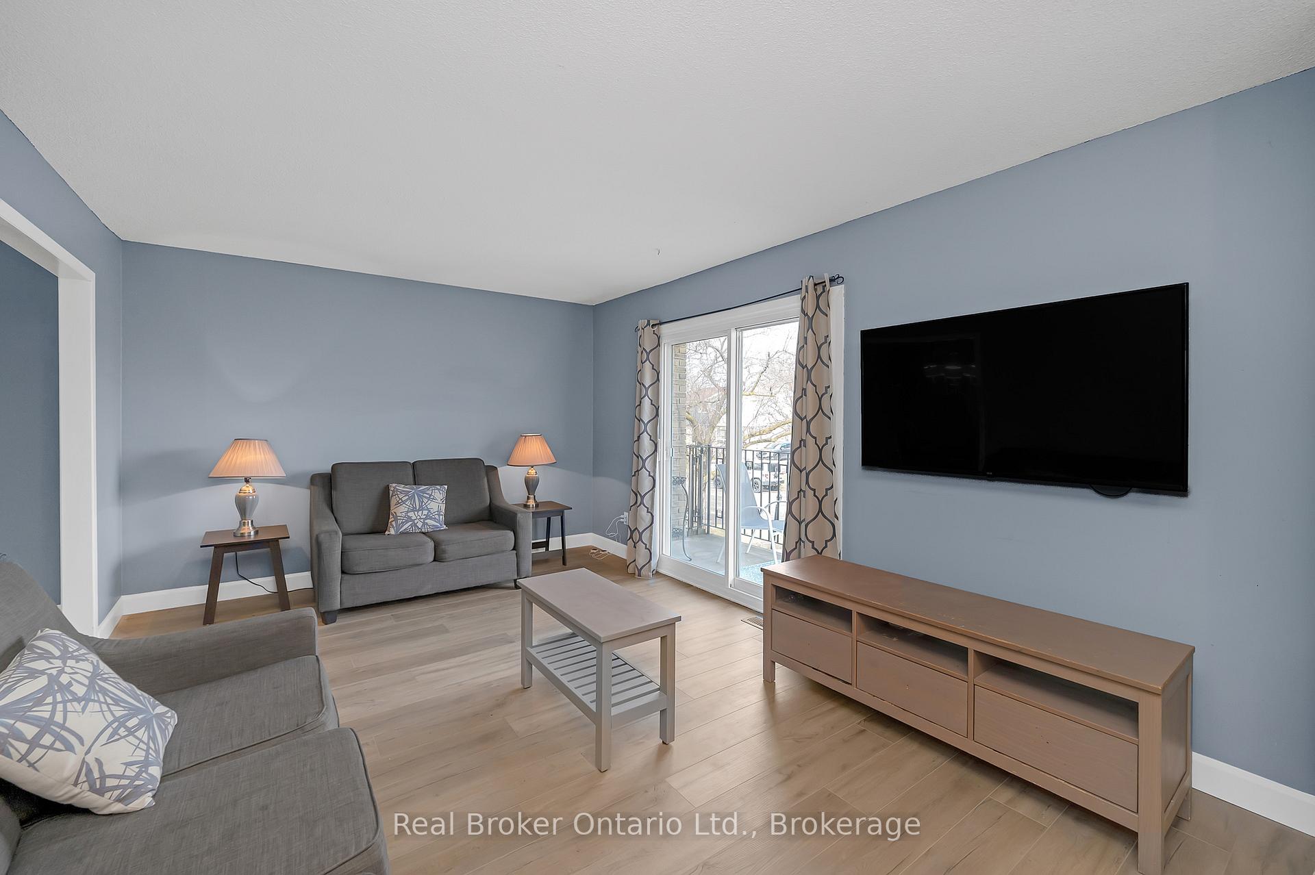 Photo 7 of 52 Green Maple Drive, St. Catharines, Secord Woods — HOMEH