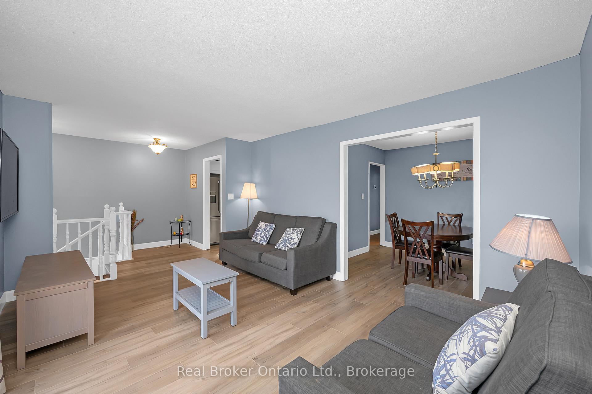 Photo 8 of 52 Green Maple Drive, St. Catharines, Secord Woods — HOMEH
