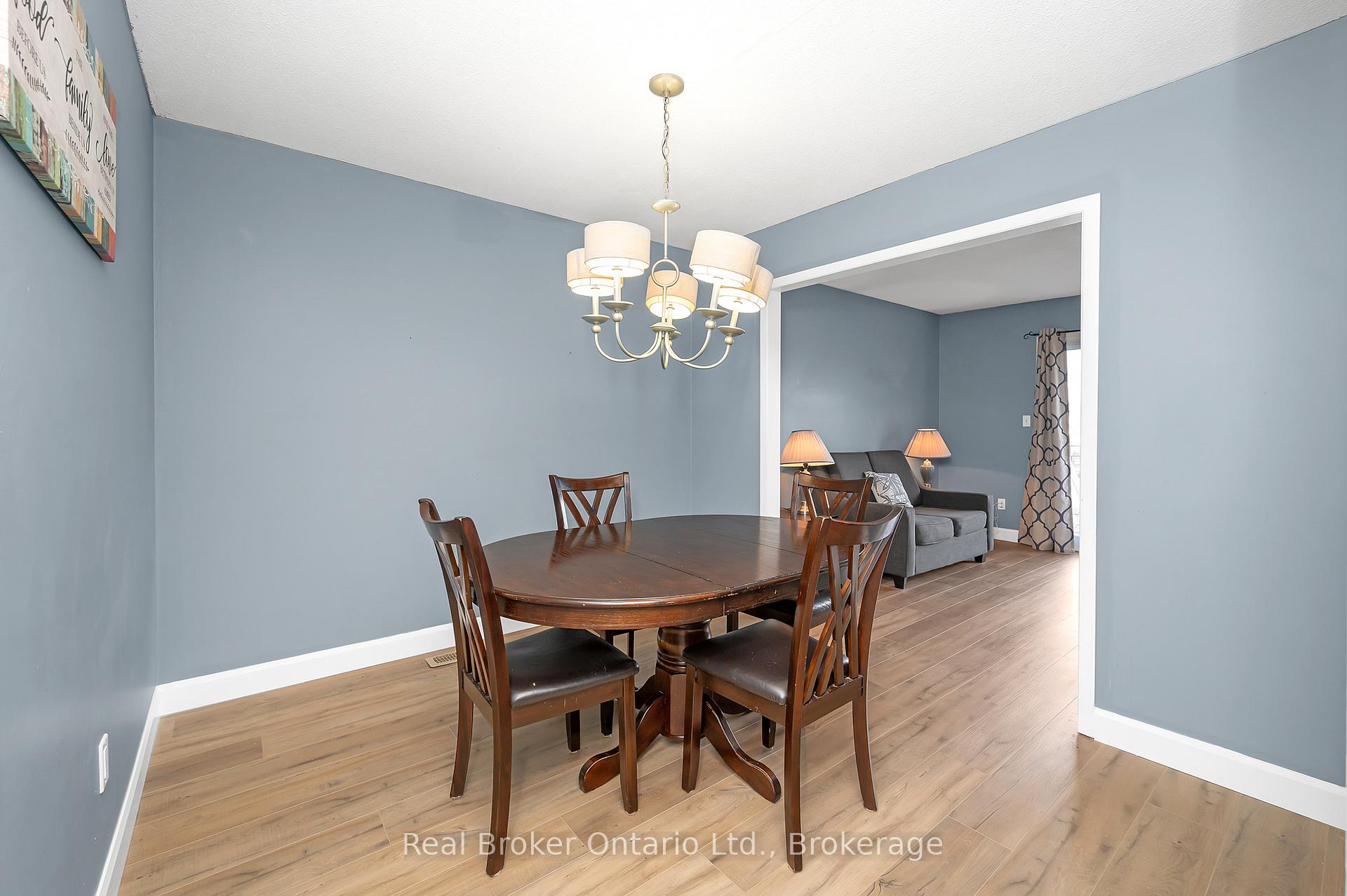 Photo 11 of 52 Green Maple Drive, St. Catharines, Secord Woods — HOMEH