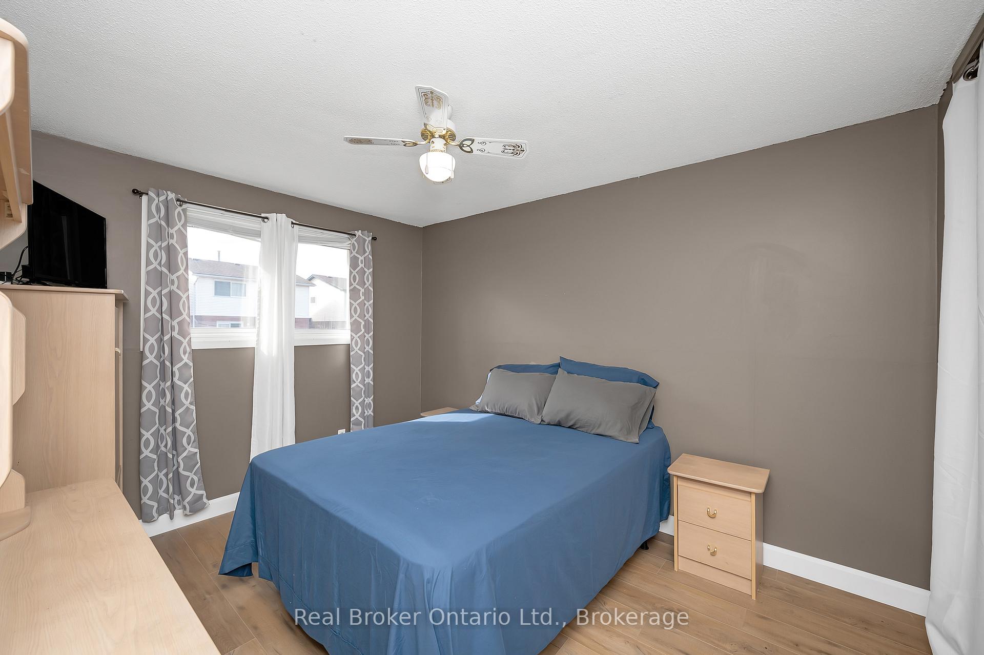 Photo 17 of 52 Green Maple Drive, St. Catharines, Secord Woods — HOMEH