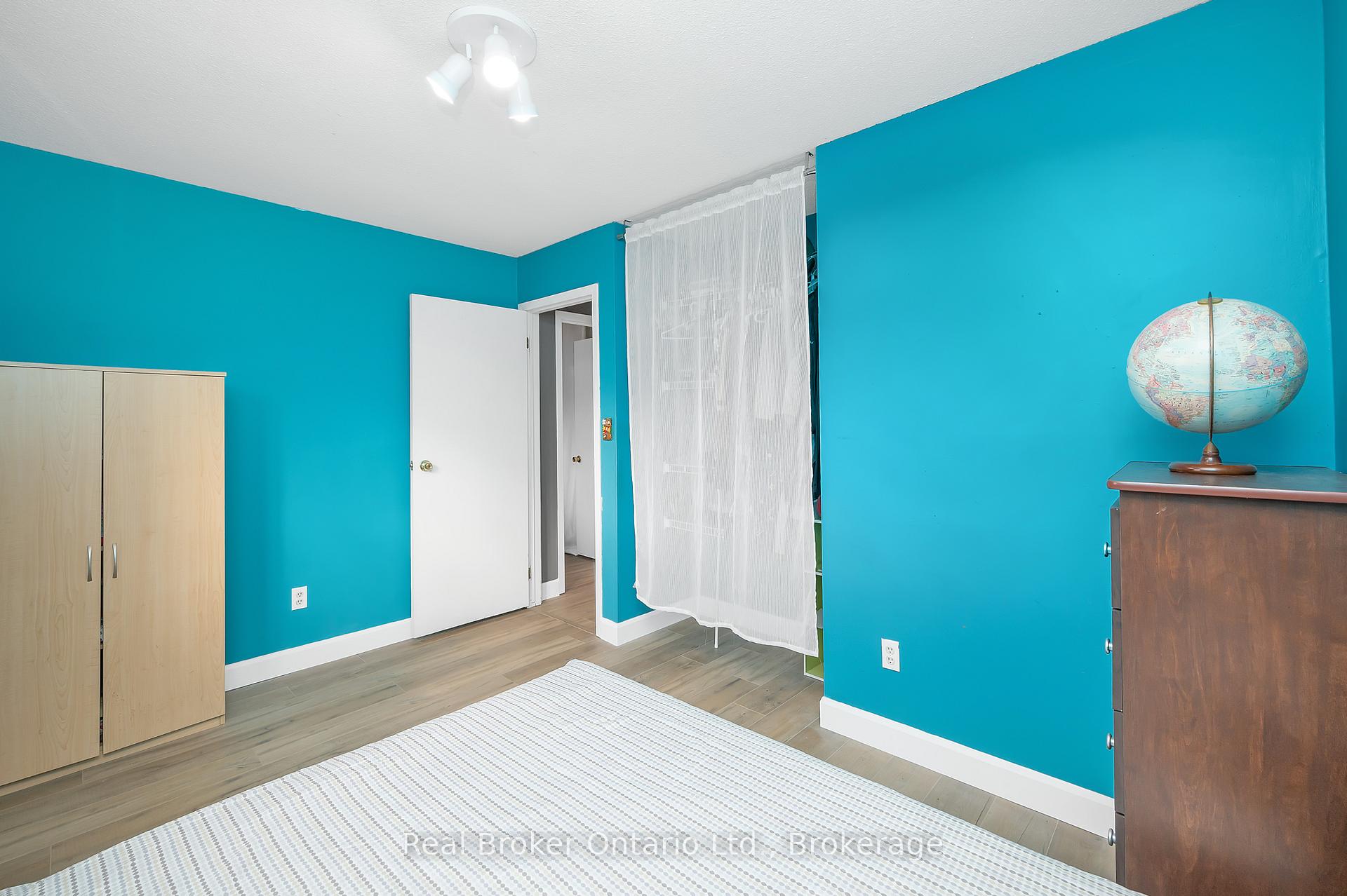 Photo 20 of 52 Green Maple Drive, St. Catharines, Secord Woods — HOMEH