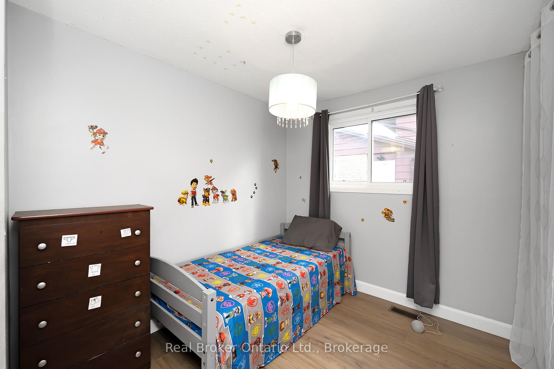 Photo 21 of 52 Green Maple Drive, St. Catharines, Secord Woods — HOMEH