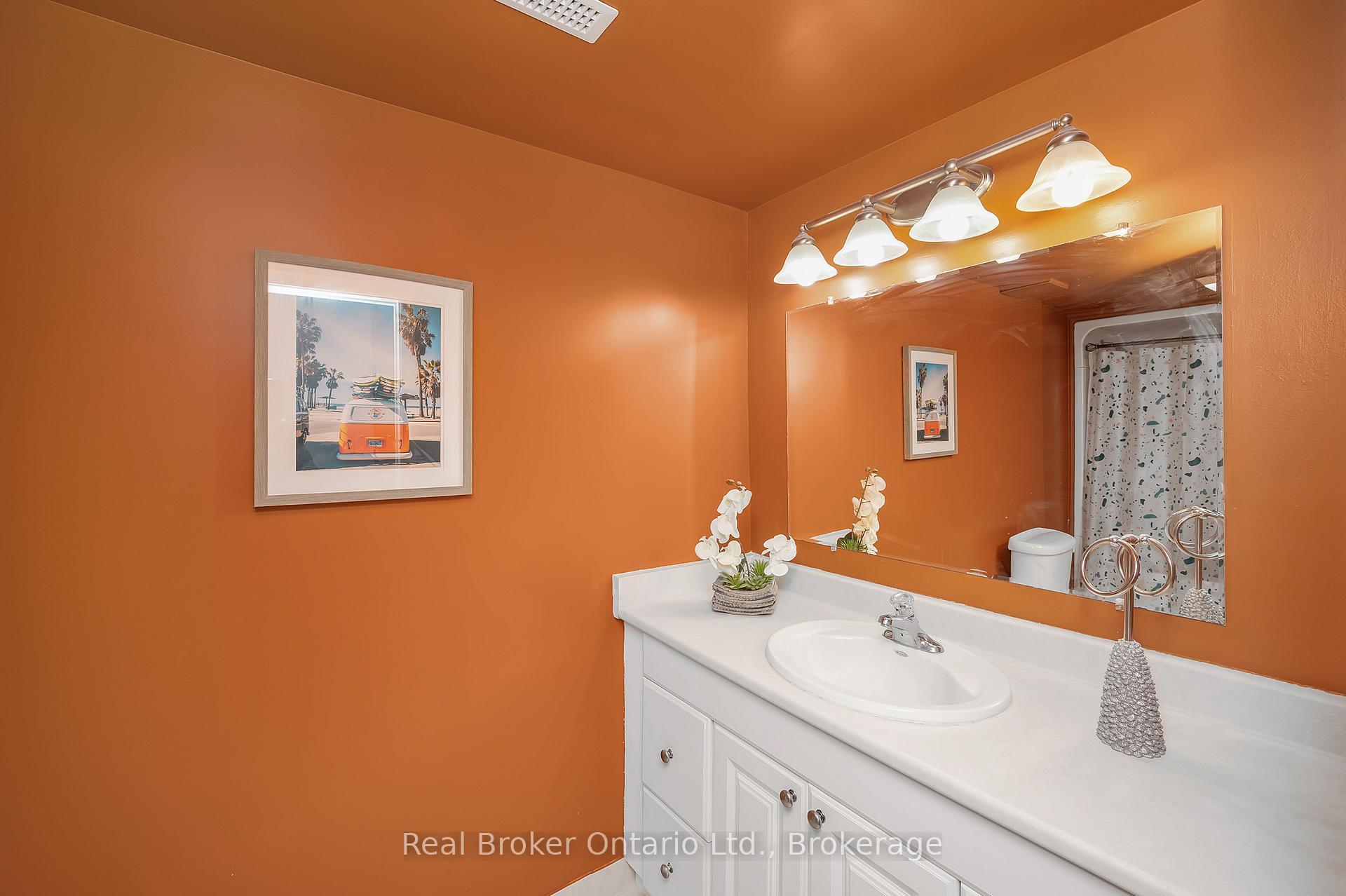 Photo 25 of 52 Green Maple Drive, St. Catharines, Secord Woods — HOMEH