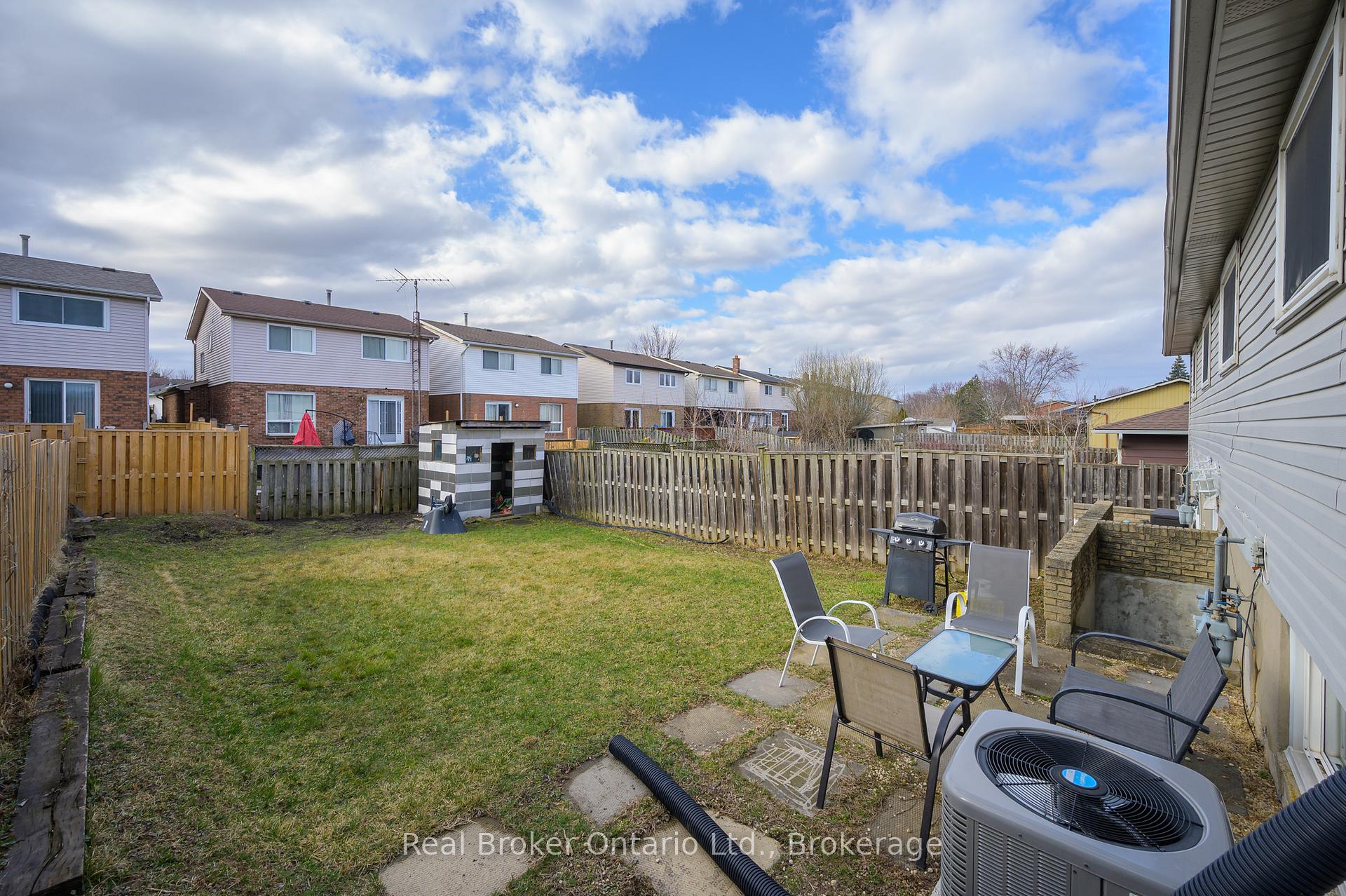 Photo 29 of 52 Green Maple Drive, St. Catharines, Secord Woods — HOMEH