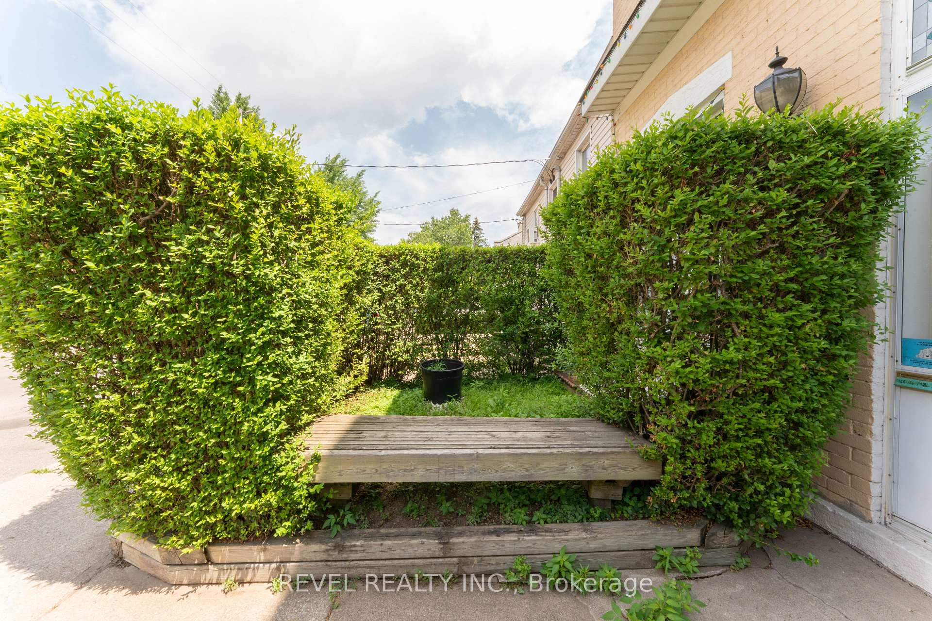 Photo 13 of 168 Macnab Street N, Hamilton, Central — HOMEH