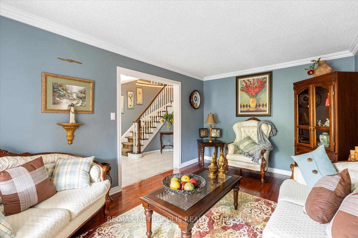 Photo 2 of 42 Silverstream Road, Brampton, Heart Lake West — HOMEH