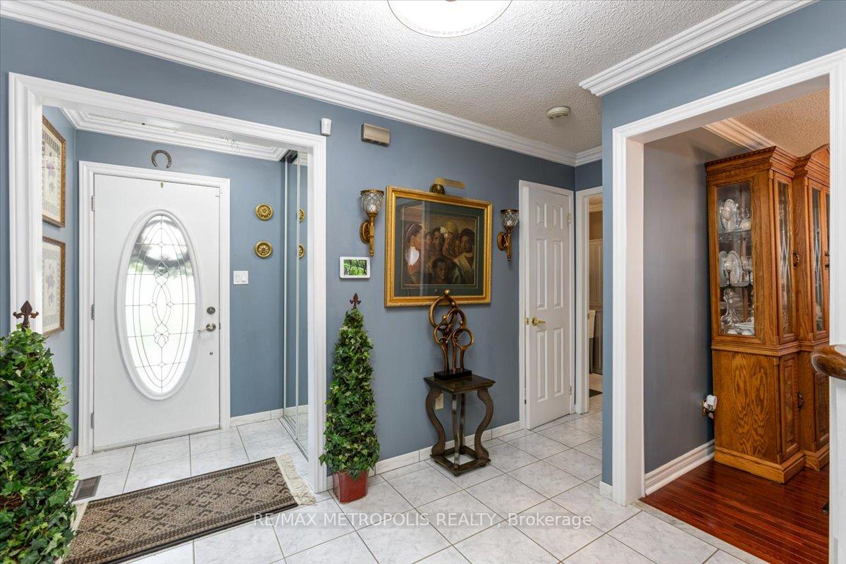 Photo 26 of 42 Silverstream Road, Brampton, Heart Lake West — HOMEH