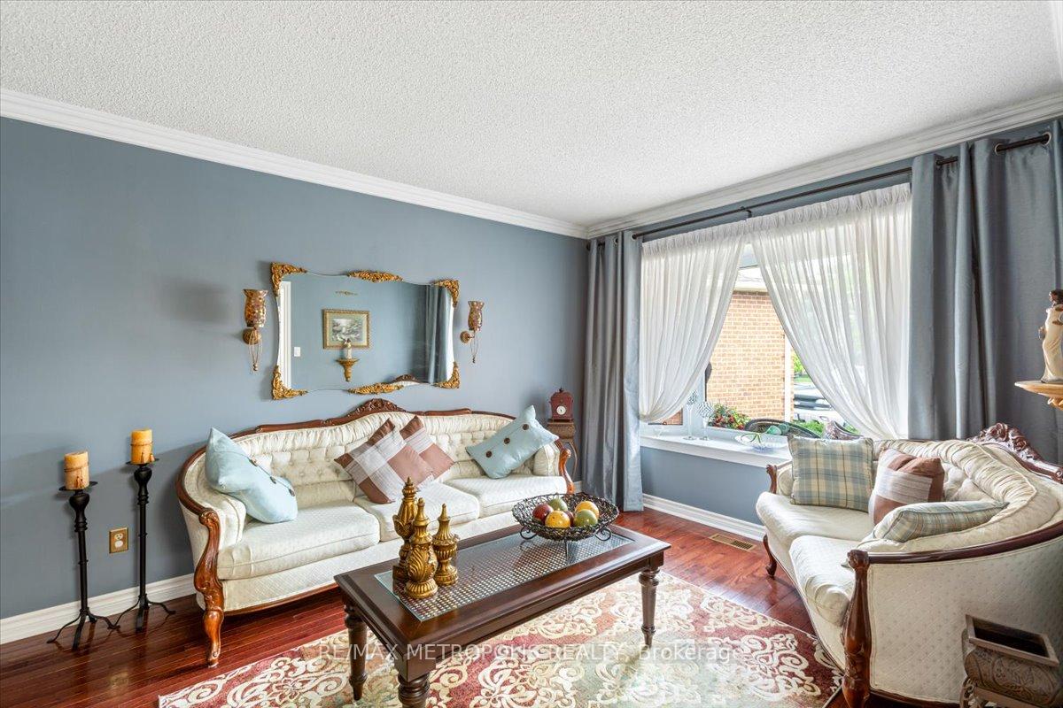 Photo 18 of 42 Silverstream Road, Brampton, Heart Lake West — HOMEH