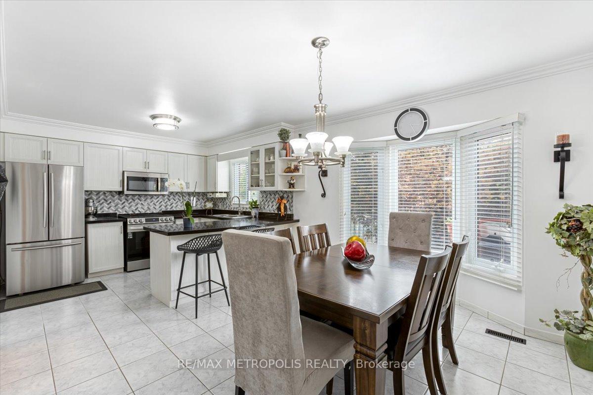 Photo 3 of 42 Silverstream Road, Brampton, Heart Lake West — HOMEH
