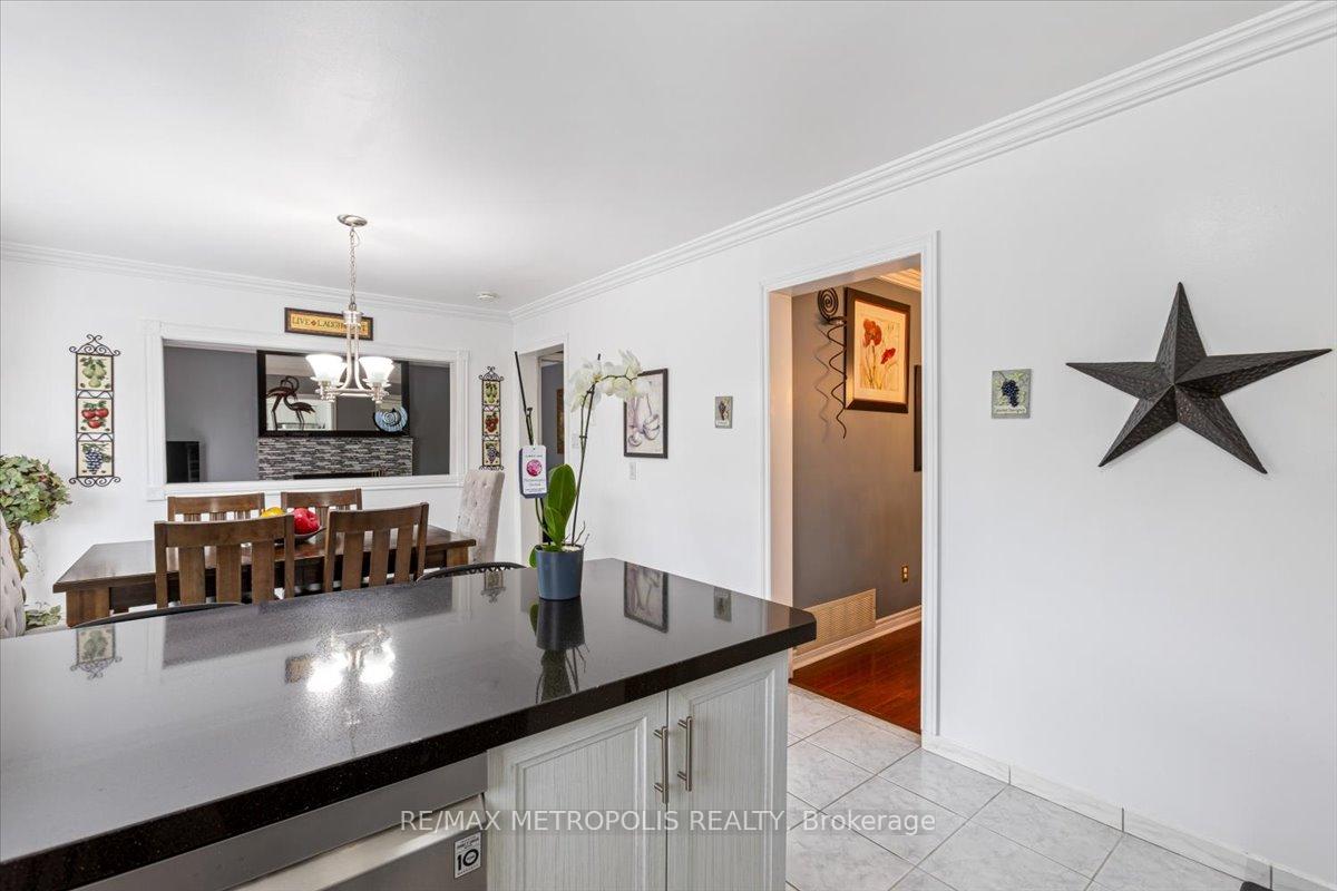 Photo 14 of 42 Silverstream Road, Brampton, Heart Lake West — HOMEH