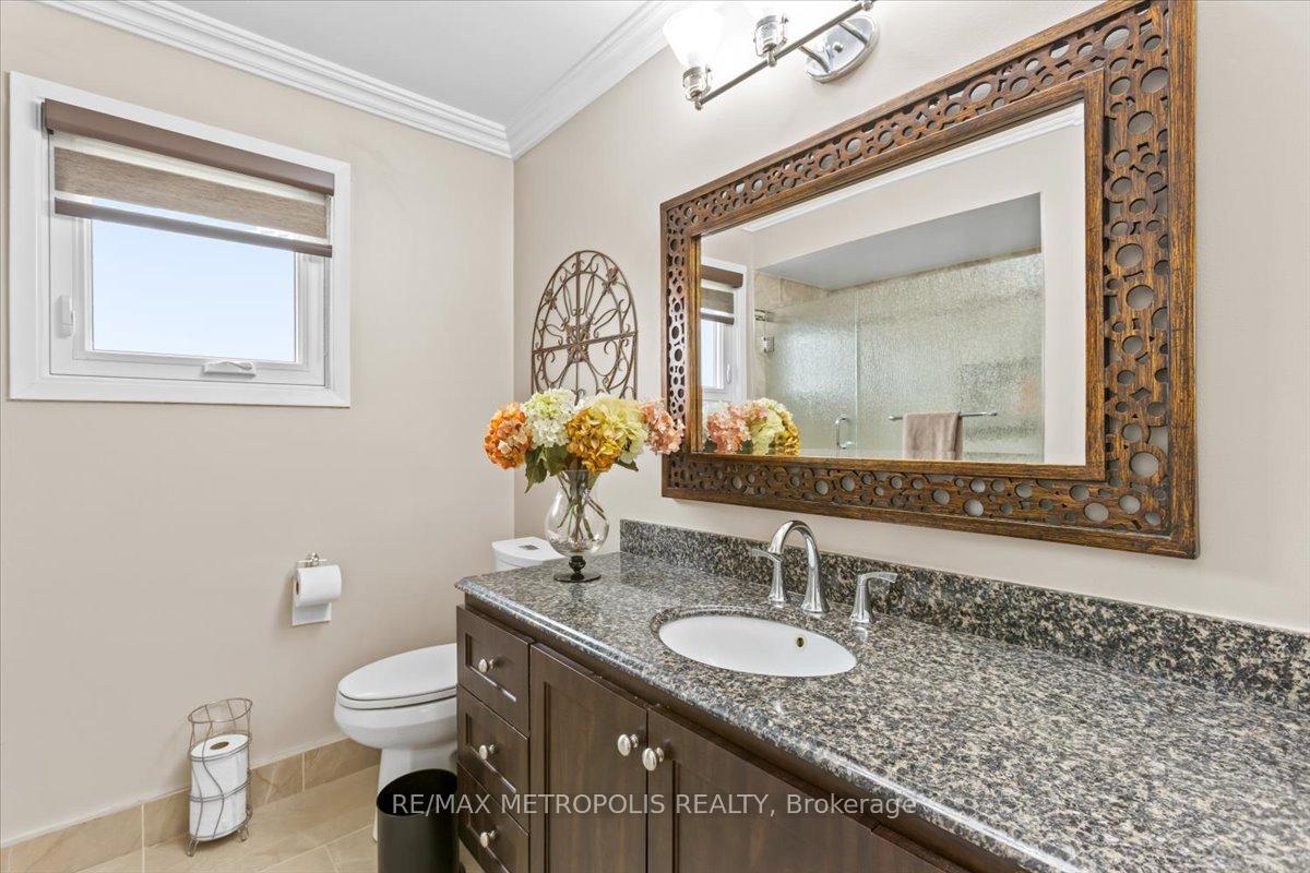 Photo 12 of 42 Silverstream Road, Brampton, Heart Lake West — HOMEH