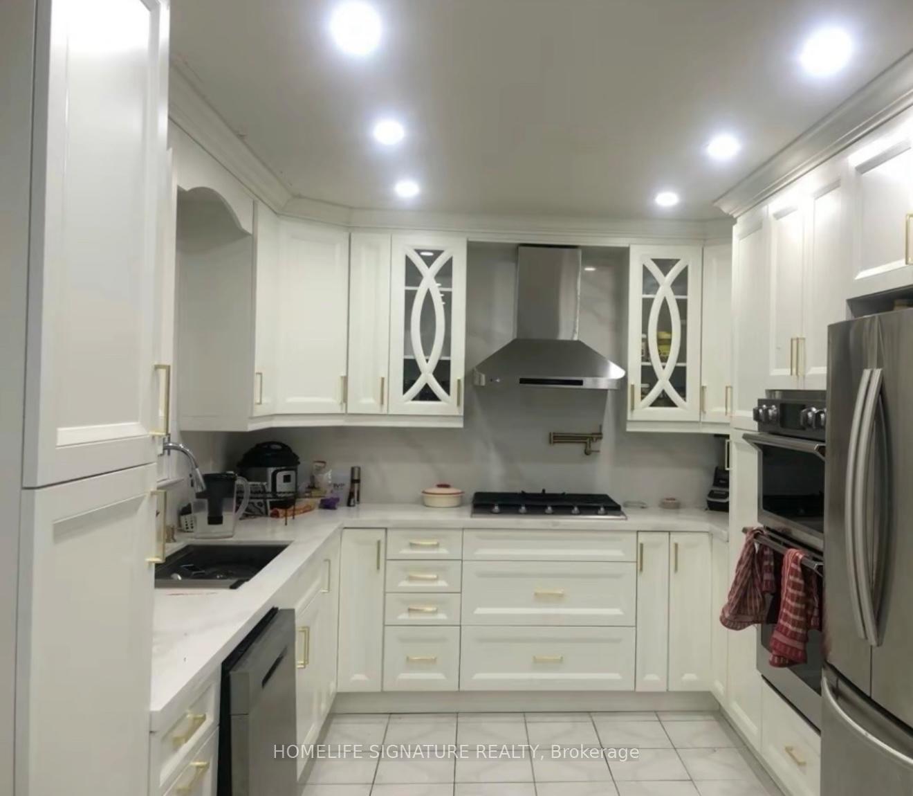 Photo 4 of 75 Atkins Circle, Brampton, Northwood Park — HOMEH