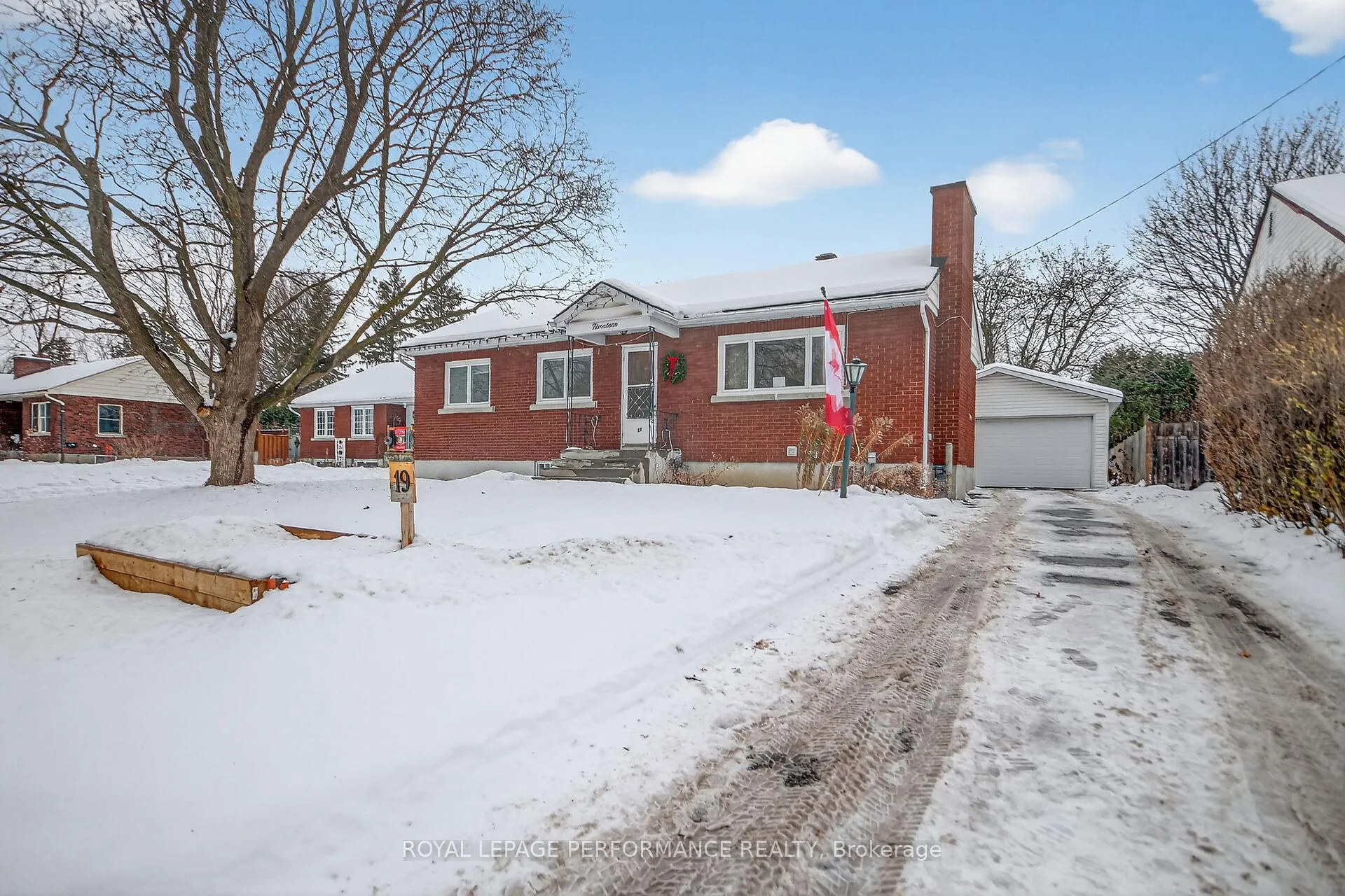 Photo 2 of 19 Mowat Street, Ottawa, Carson Grove — HOMEH