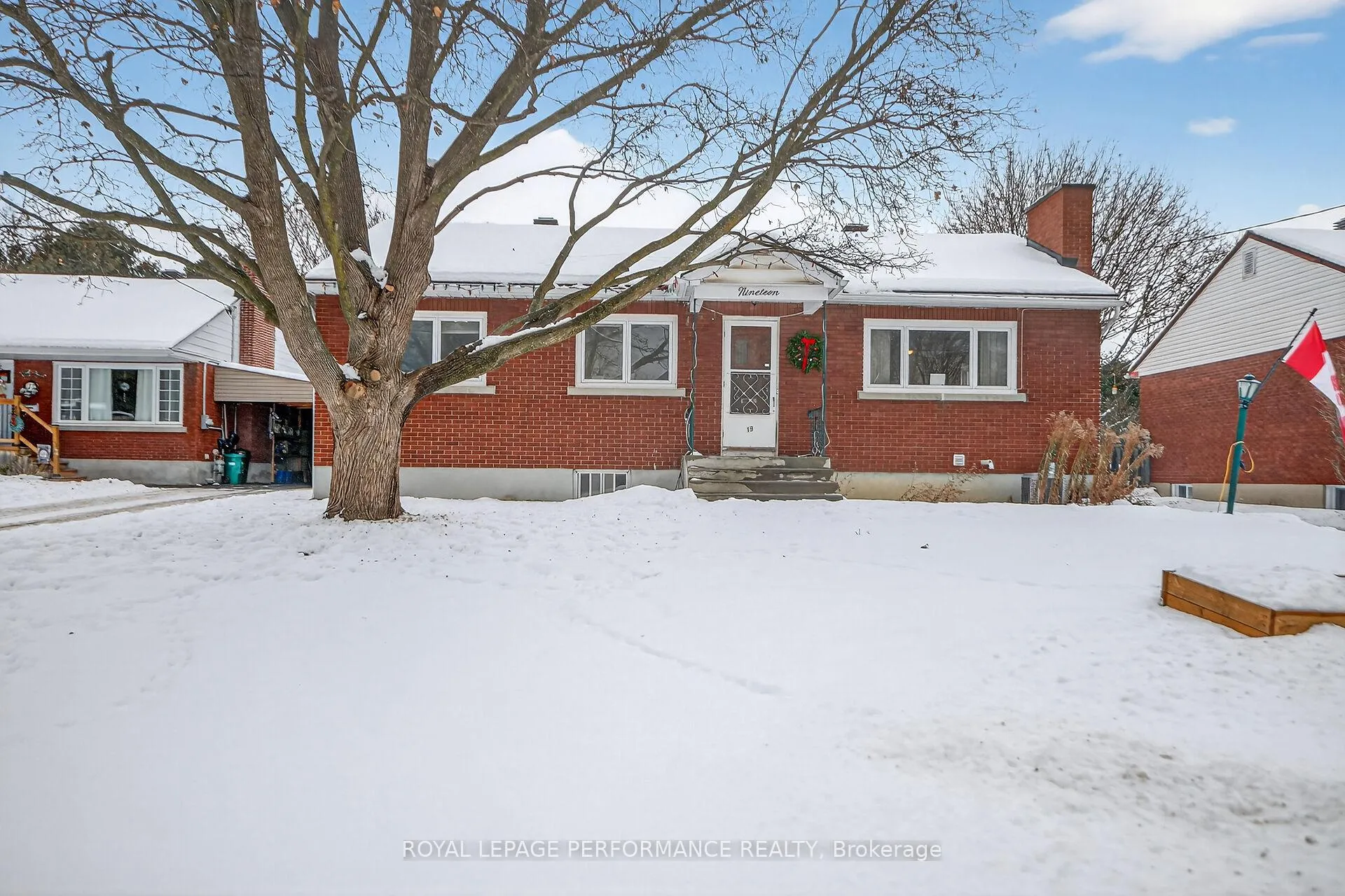 Photo 3 of 19 Mowat Street, Ottawa, Carson Grove — HOMEH