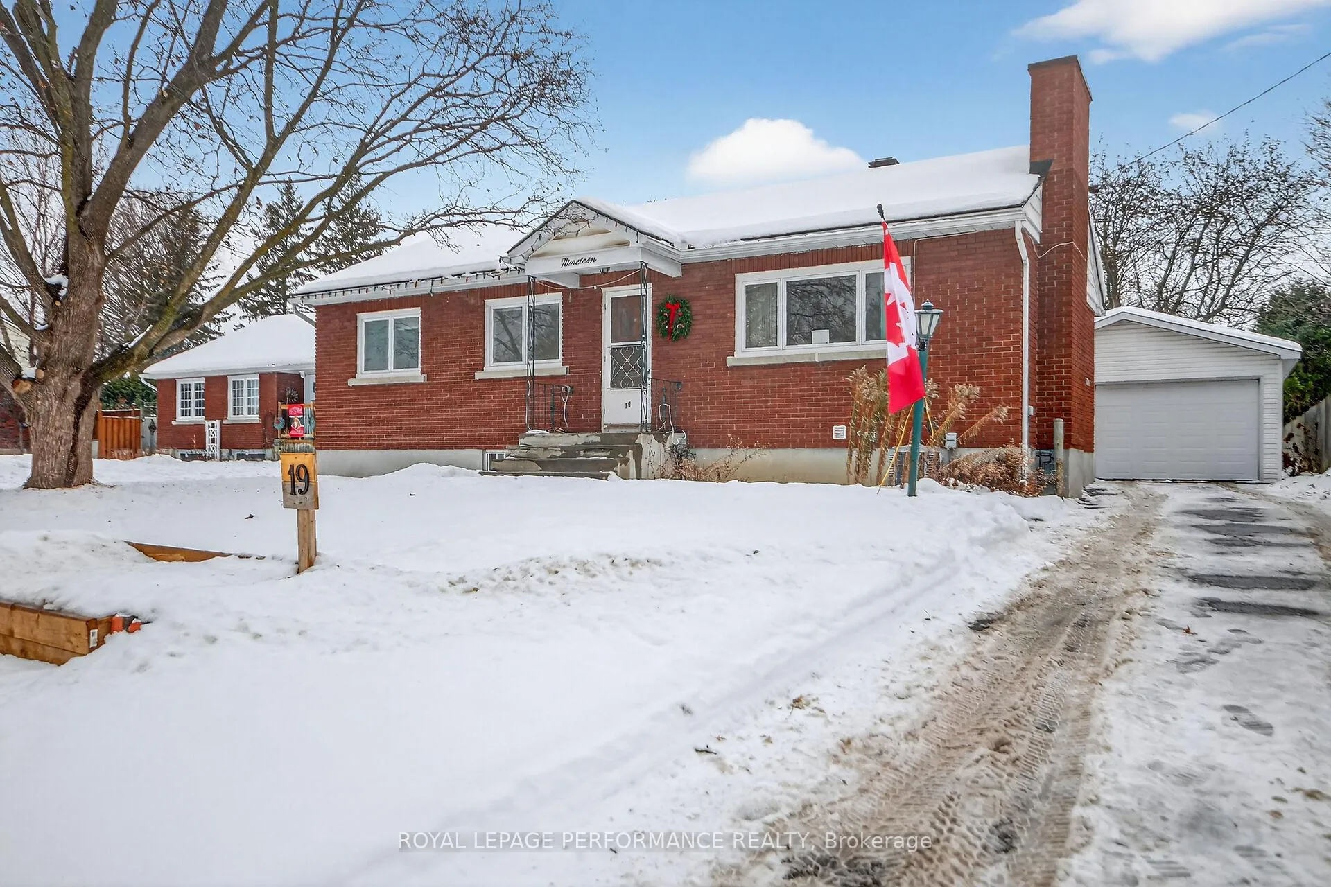 Photo 6 of 19 Mowat Street, Ottawa, Carson Grove — HOMEH
