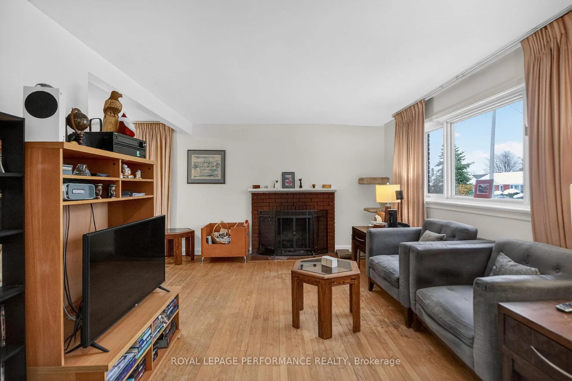 Photo 7 of 19 Mowat Street, Ottawa, Carson Grove — HOMEH