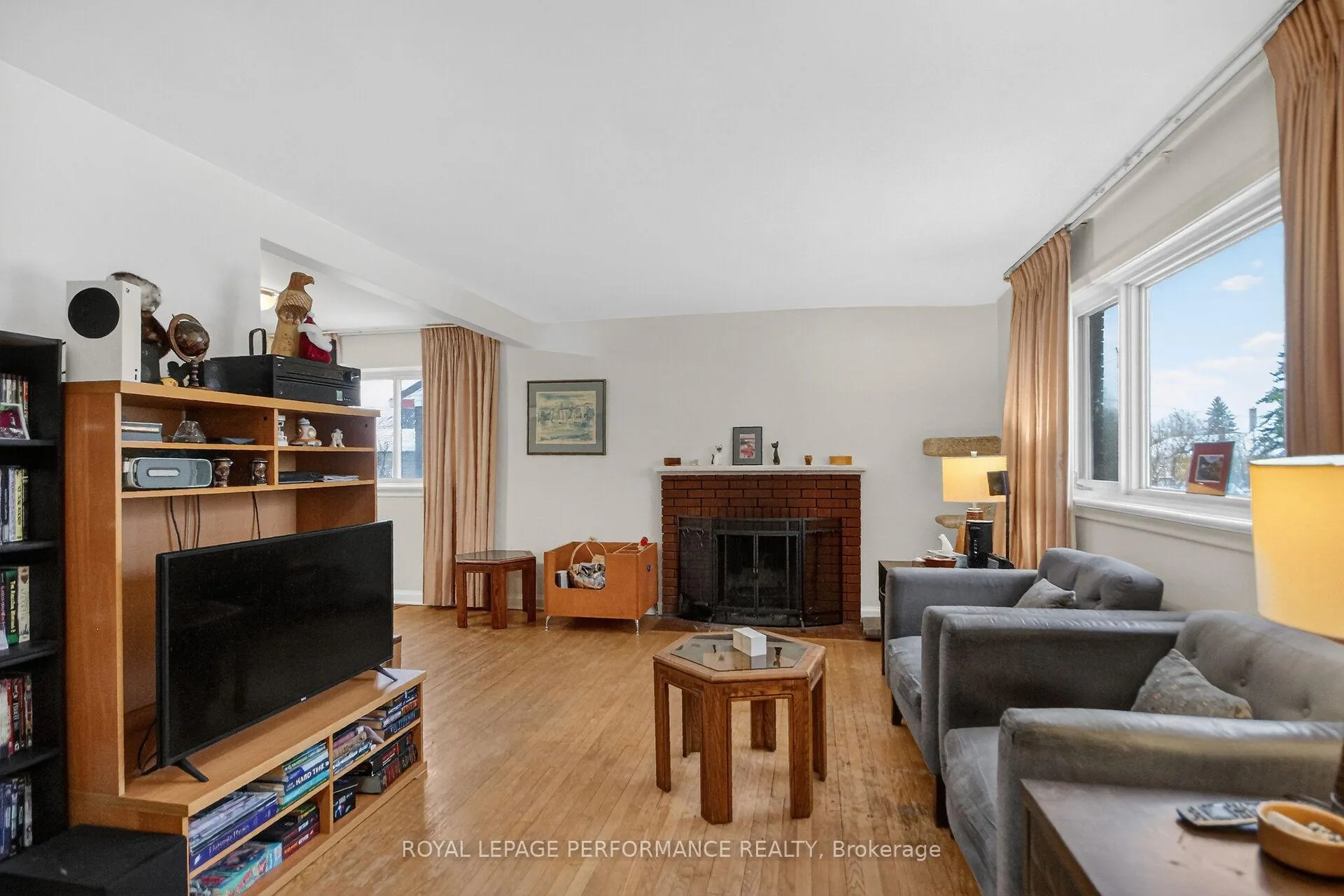 Photo 8 of 19 Mowat Street, Ottawa, Carson Grove — HOMEH