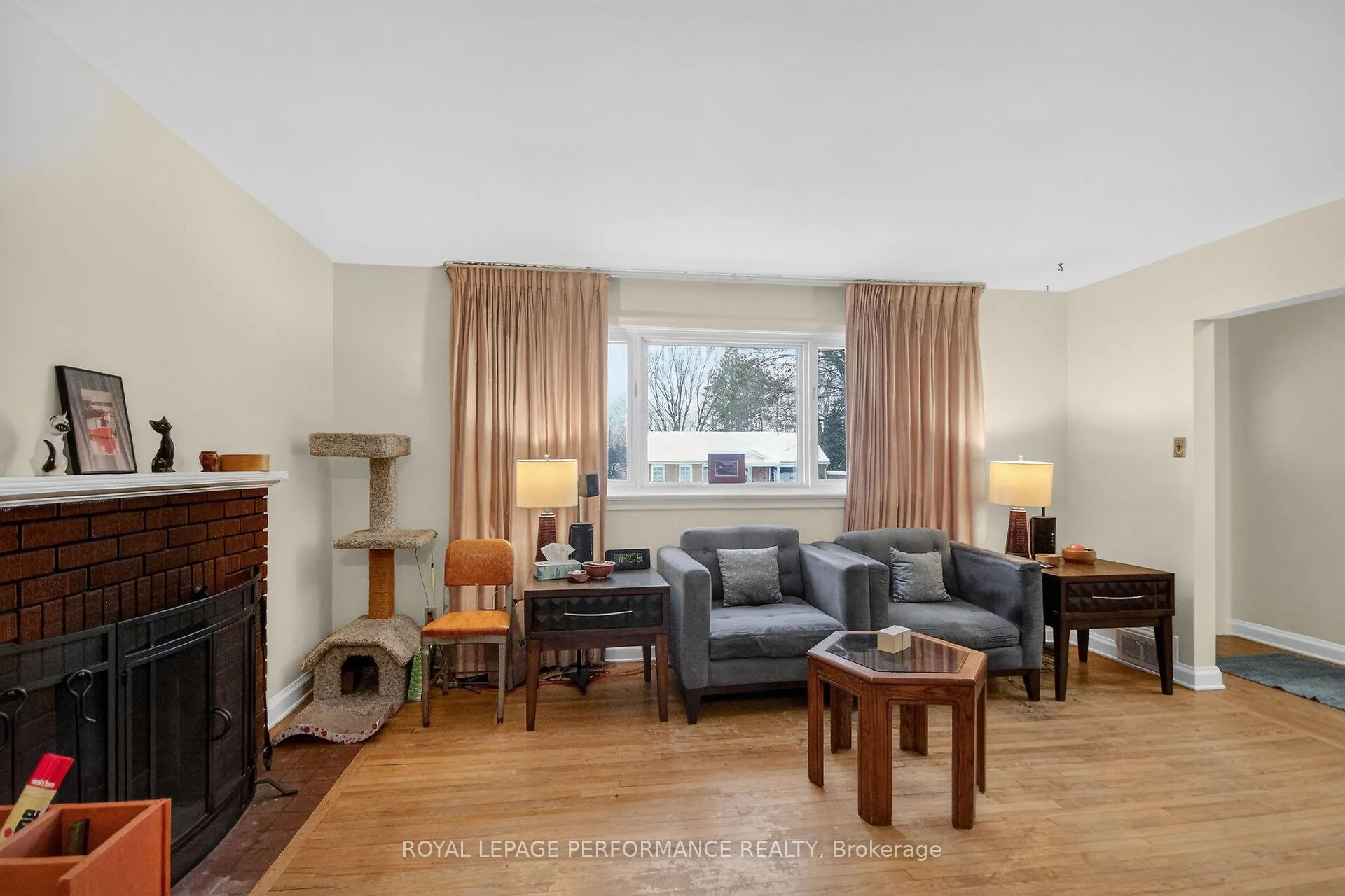 Photo 9 of 19 Mowat Street, Ottawa, Carson Grove — HOMEH