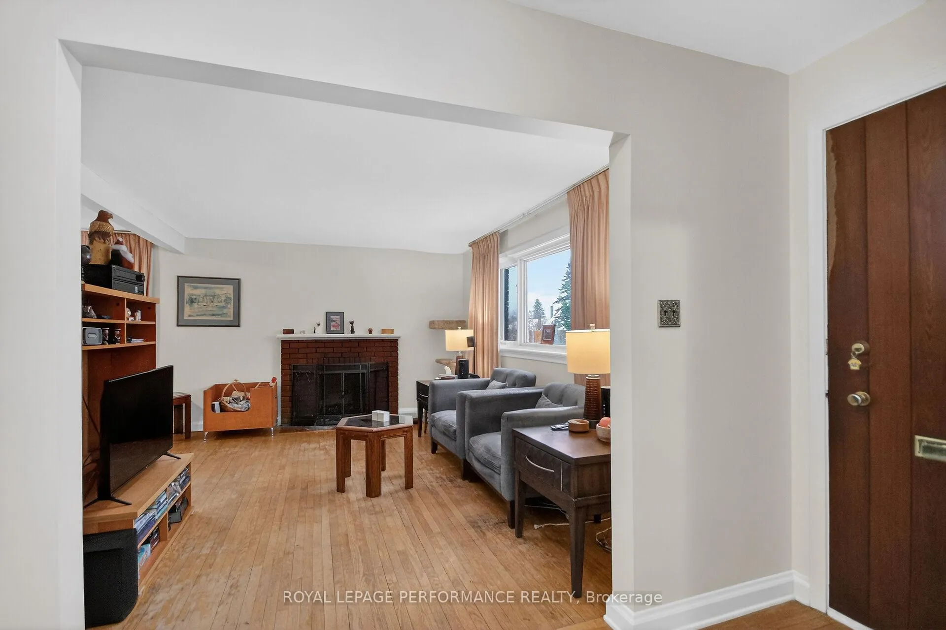 Photo 10 of 19 Mowat Street, Ottawa, Carson Grove — HOMEH