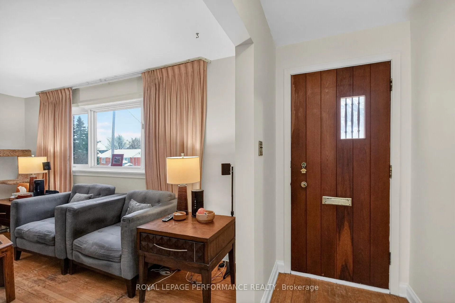 Photo 13 of 19 Mowat Street, Ottawa, Carson Grove — HOMEH