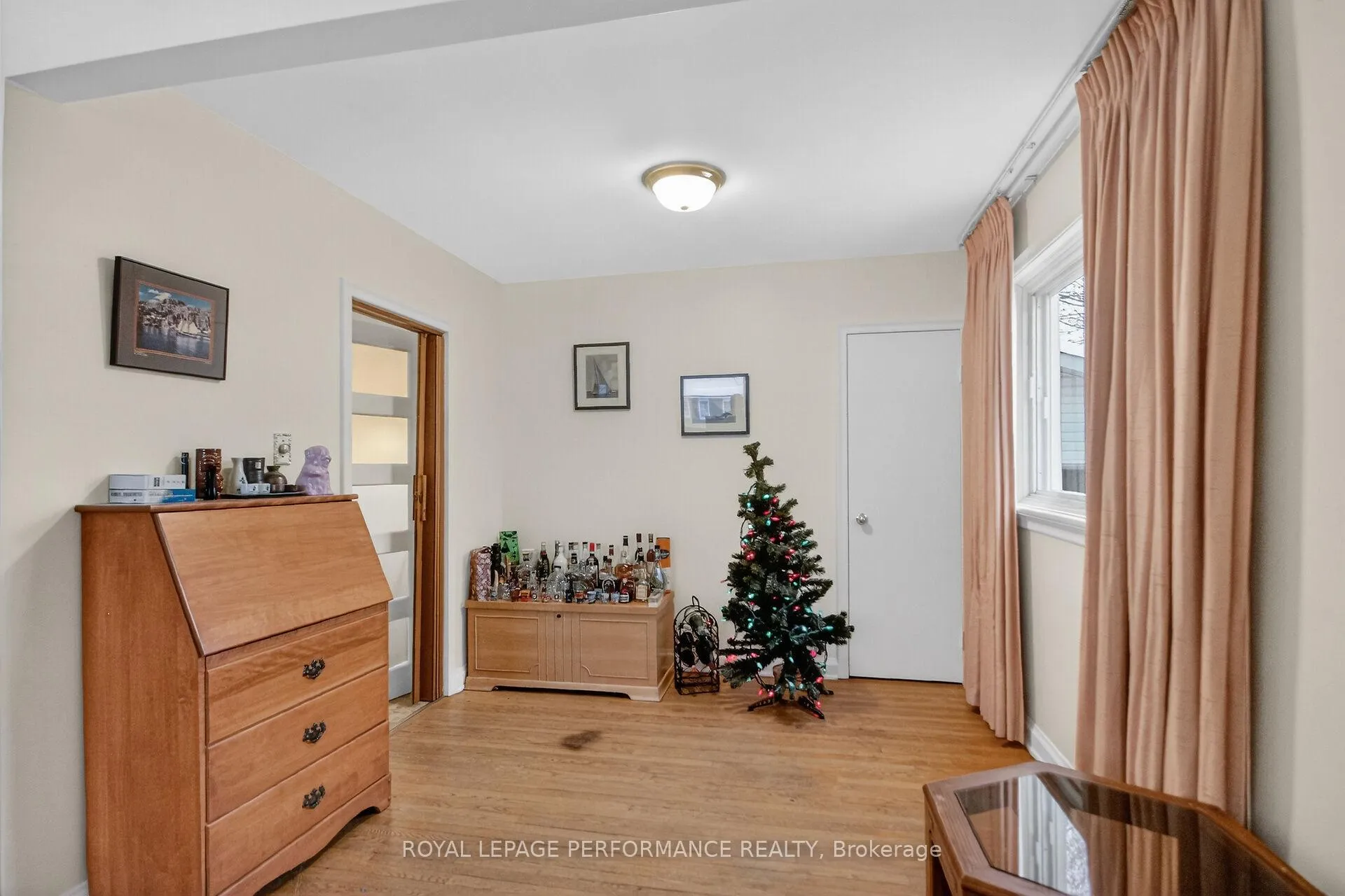 Photo 14 of 19 Mowat Street, Ottawa, Carson Grove — HOMEH