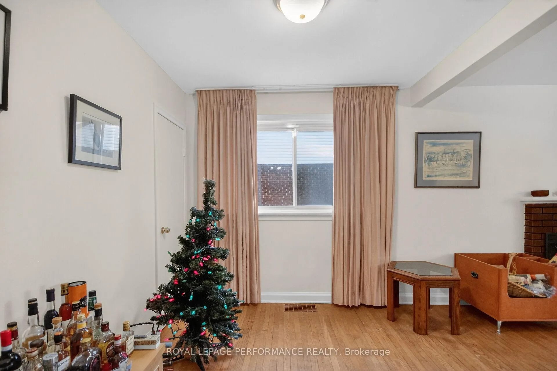 Photo 15 of 19 Mowat Street, Ottawa, Carson Grove — HOMEH