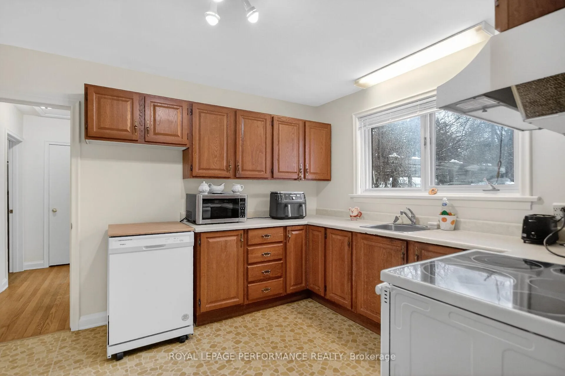 Photo 27 of 19 Mowat Street, Ottawa, Carson Grove — HOMEH