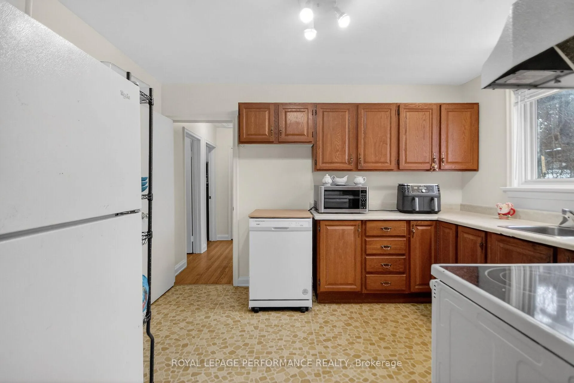 Photo 29 of 19 Mowat Street, Ottawa, Carson Grove — HOMEH